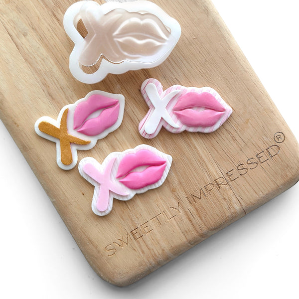 X LIPS (KISS LIPS) MINI POP STAMP WITH MATCHING CUTTER