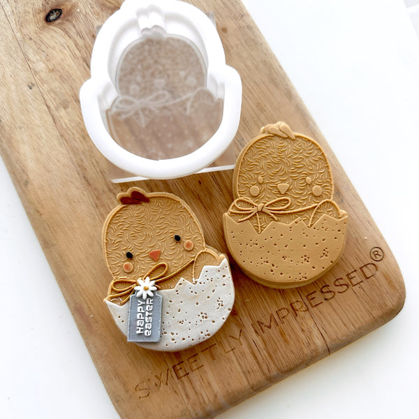 CHICKEN IN EGG BOW STAMP AND CUTTER