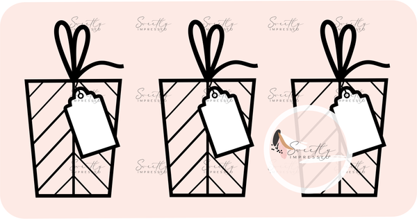 Present trio Pop! plate with GIFT TAG