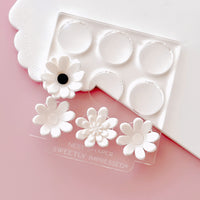 FONDANT SHAPER - MEDIUM 9 HOLES (2.5CM HOLES)