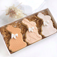 CHOCOLATE BUNNY WITH MATCHING CUTTER